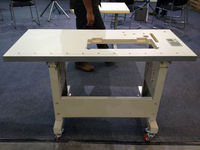 Table et support industriels pour machine à coudre à pied marcheur, vente en tête de liste