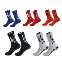 Vente en gros OEM Chaussettes antidérapantes personnalisées de haute qualité avec logo personnalisé Chaussettes de sport athlétiques pour hommes Chaussettes de football antidérapantes