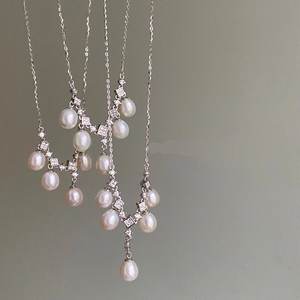 สร้อยคอไข่มุกน้ำจืดทรงข้าวเปลือกธรรมชาติ ประดับพู่เงินแท้ S925 ฝังเพชรซิรคอน สำหรับใส่ที่ไหปลาร้า - Product Image 3