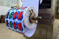Machine à coquille d'œuf en chocolat entièrement automatique avec dispositif d'étanchéité de remplissage