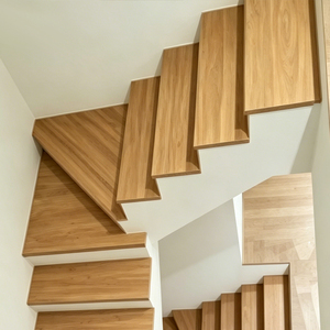 Proveedor de Peldaños de Madera Sólida, Ecológicos y Duraderos, con Borde Decorativo para Renovación de Escaleras Interiores - Product Image 4
