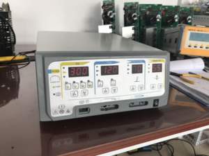 Unité Électrosurgicale 300W HV-300A - Sortie Haute Puissance Stable pour une Coupe et une Coagulation Efficaces - Product Image 3