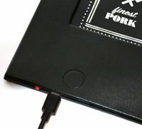 Couverture de menu rétroéclairée par LED Supports de menu pliés dotés d'un écran LED permettant aux clients de lire la couverture de menu