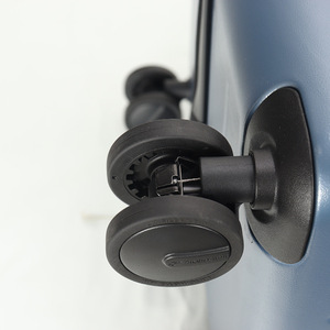 Valise grande capacité de 32 pouces avec roulettes à frein et serrure TSA pour les voyages - Product Image 3