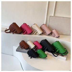 Bolso de Media Luna de Moda 2025, de Cuero PU de Lujo, con Cadena de Alta Calidad, Estampado, Versátil, de Mano, Bandolera, Impermeable - Product Image 4