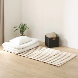 Lit pliant moderne en bois massif avec cadre à lattes bas, tapis de sol tatami écologique pour dormir au sol - Product Image 1