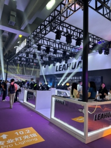 Không thấm nước <span class=keywords><strong>Battery</strong></span> Powered <span class=keywords><strong>LED</strong></span> Tường máy giặt ngoài trời phần nạp tiền không dây DMX 24*4 Wát RGBW <span class=keywords><strong>Bar</strong></span> ánh sáng cho đám cưới xây dựng - Product Image 6