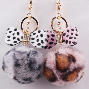 Léopard llaveros <span class=keywords><strong>marvel</strong></span> pompon fourrure pom pom pon en peluche <span class=keywords><strong>porte</strong></span>-clés <span class=keywords><strong>porte</strong></span>-clés en métal personnalisé jordanie <span class=keywords><strong>pop</strong></span> <span class=keywords><strong>porte</strong></span>-clés promotionnel - Product Image 1