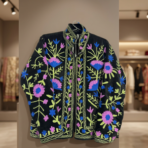 Veste en velours noir à col mandarin, broderie florale faite à la main, manches longues, manteau d'automne pour femme, style Prairie Chic, vente en gros de vestes - Product Image 4