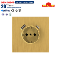 Enchufe de Pared Schuko Alemán de 16A con Puerto USB-A Tipo-C, Dorado Cepillado, Montado en Pared