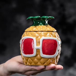 Taza de cerámica Tiki con forma de piña creativa, copa de cóctel con asa para bares tropicales - Product Image 3