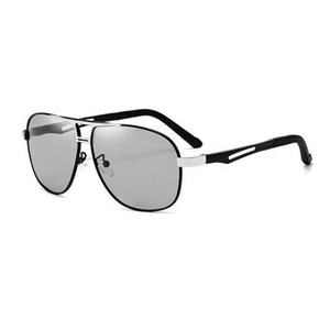 Venta al por mayor 8708 <span class=keywords><strong>gafas</strong></span> de sol <span class=keywords><strong>fotocromáticas</strong></span> de aluminio forma cuadrada gris lentes polarizadas negro gris oscuro decoloración personalizable - Product Image 6