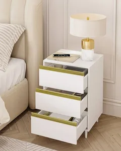 โต๊ะข้างเตียงสีขาวทันสมัยมีลิ้นชัก 3 ช่อง พอร์ตชาร์จหลายช่อง และขาที่ถอดออกได้ ซึ่งเป็นส่วนประกอบที่สมบูรณ์แบบสำหรับห้องนอน - Product Image 6