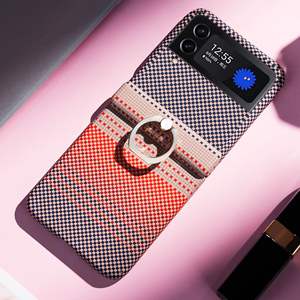 Funda Protectora para Teléfono Móvil con Anillo Magnético con Patrón de Fibra de Carbono para <span class=keywords><strong>Samsung</strong></span> <span class=keywords><strong>Z</strong></span> <span class=keywords><strong>Flip</strong></span> 7 6 5 4 <span class=keywords><strong>3</strong></span> Nueva Serie Rainbow PC - Product Image 5