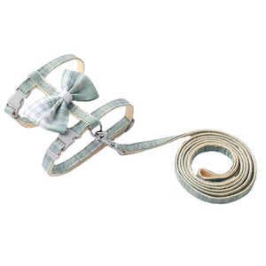 Correa para gatos de nuevo estilo con lazo grande y diseño a cuadros, diseñada para evitar que los gatos se escapeen mientras caminan por la calle. - Product Image 5