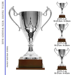 Trofeo de Metal con Grabado de Sombra 2171-1 con Base de Madera, Plateado, Novedoso y Elegante, para Deportes, Fútbol, Baloncesto - Product Image 1