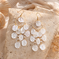 Boucles d'oreilles pendantes élégantes style bohème, en forme de pétale de coquillage nacré, avec longues pampilles, plaquées or, en fer léger, bijoux fantaisie pour femme