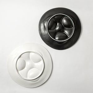Fancy Restaurants Assiette en céramique Triangle Blanc Noir Porcelaine Vaisselle et Plats <span class=keywords><strong>Dessert</strong></span> Sushi Snack Assiette en porcelaine à trois grilles - Product Image 5