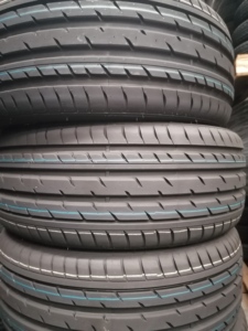 Neumático Radial <span class=keywords><strong>GOODRIDE</strong></span> 4x4 para SUV, Neumático UHP Antideslizante para Carreteras Mojadas, Alambre de Acero de Alta Resistencia para Camionetas - Product Image 4