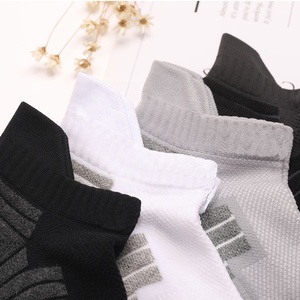 Wholesale <strong>GYM</strong> Terry Breathable Athletic <strong>Sock</strong> Custom <strong>Men</strong> Women Basketball Ankle Sport <strong>Socks</strong> - Product Image 2