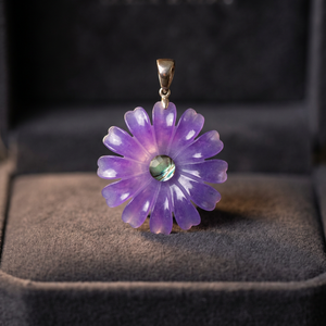Pendentif fleur artisanal en argent 925 traité, jade lavande et coquille d'ormeau - Product Image 2