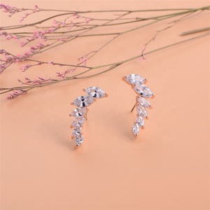 En gros haute qualité femmes bijoux en laiton plaqué rhodium <span class=keywords><strong>ange</strong></span> ailes micro incrustation zircon cubique boucles <span class=keywords><strong>d</strong></span>'oreilles - Product Image 3