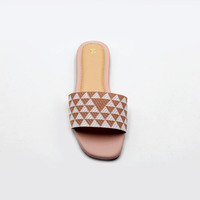 Nouveau Style Claquettes de Plage à Enfiler Haute Qualité Vente en Gros Chaussons Pas Chers Sandales Quotidiennes pour Femmes