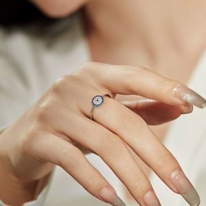 Bague Dylam élégante en argent sterling 925 avec œil rond saphir bleu et diamant, ornée de zircone cubique 5A et d'émail - Product Image 5