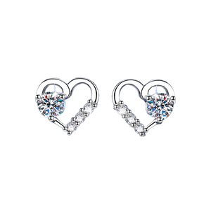 Pendientes de Corazón con Moissanita de 0.3ct para Mujer |   Plata de Ley 925 con Diseño de Amor, Joyería Fina Brillante, Regalo Romántico para Boda - Product Image 4