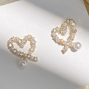 Orecchini a perno a forma di cuore da donna, stile perla, gioielli per orecchie alla moda e carini - Product Image 2