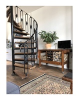CBMMart Escalier en colimaçon moderne en acier personnalisé Colonne d'intérieur de haute qualité Escalier en colimaçon en bois Bande de roulement en acier