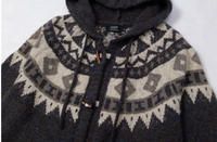 Cardigan en tricot acrylique à motif de personnage avec capuche, collection Hiver 2026, nouveau pull unisexe décontracté et polyvalent