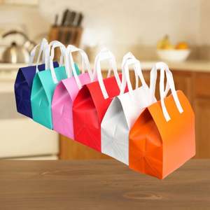 Sacs isothermes réutilisables en non-tissé laminé à motif lettres, très demandés pour la restauration, les aliments, le thé au lait et les gâteaux - Product Image 1