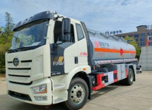 Nouveau camion-citerne à carburant lourd 6x4, capacité 30000L, transmission manuelle, état neuf, à vendre - Product Image 2