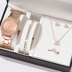 Coffret Cadeau de Luxe IStapromo – Ensemble de 5 Pièces Tendance : Bague, Boucles d'Oreilles, Bracelet, Collier Papillon et Montre - Product Image 4