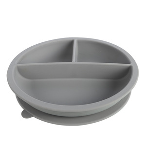 Assiette bébé en silicone avec compartiments et base à ventouse pour l'alimentation des nourrissons et des tout-petits, forme ronde rose - Product Image 3