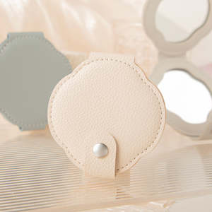 Four Leaf Clover Shaped PU Leather <b>Compact</b> <b>Mirror</b> Metal Snap Button Closure Folding Dual Sided HD Pocket Makeup <b>Mirror</b> - Product Image 3