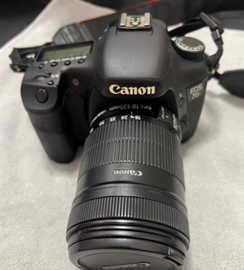 <span class=keywords><strong>Appareil</strong></span> <span class=keywords><strong>photo</strong></span> <span class=keywords><strong>numérique</strong></span> Canon 7D 90 % neuf avec objectif 18-135 mm, 18 MP, Full HD - Product Image 1