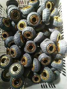 Roulette en caoutchouc <span class=keywords><strong>de</strong></span> <span class=keywords><strong>roue</strong></span> industrielle <span class=keywords><strong>de</strong></span> machinerie lourde <span class=keywords><strong>de</strong></span> 4 pouces avec frein - Product Image 4