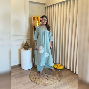 Pure South Cotton Traditional Girls Kurta Pant Dupatta Set Espejo hecho a mano Tela pesada Fiesta Verano Disponible 2 colores - Product Image 1