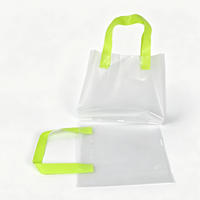 Sacs de marchandises en plastique transparent avec logo personnalisé, poignée souple, sac en plastique pour vêtements