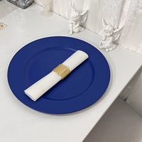 Vente en gros d'assiettes jetables rondes et lisses en plastique bleu royal design moderne pour la maison ou les événements de banquets de mariage