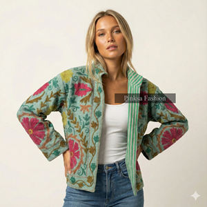 Chaqueta de terciopelo de lujo para mujer, estilo suzani, tejida, ecológica, transpirable, resistente al viento, con bordado de inspiración vintage y motivos tropicales. - Product Image 2