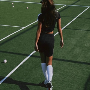 Ensemble deux pièces d'été à séchage rapide, anti-humidité, pour le sport, le fitness et l'entraînement, avec short de tennis et haut, extensible dans les quatre sens, anti-UV, motif lettres - Product Image 3