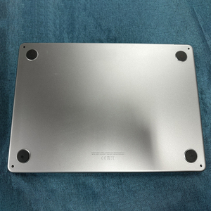Portátil Air M3 de Segunda Mano Original al por Mayor, Pantalla de 13.6 Pulgadas, Modelo 2024 A3113, Inglés, Almacenamiento SSD, 5-7 Horas de Duración de la Batería - Product Image 6