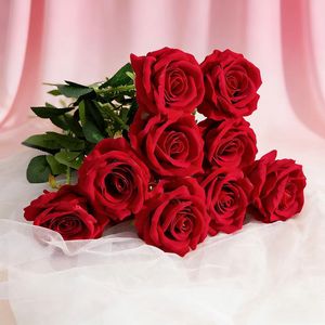 Ramos de rosas artificiales de terciopelo, muy vendidos, individuales, para venta al por mayor, regalos para el Día de San Valentín, decoraciones para bodas - Product Image 1