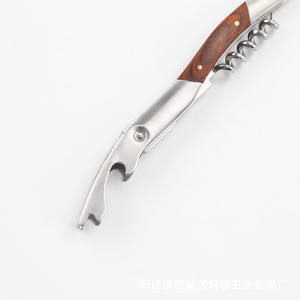 Abridor de vino Yangjiang de acero inoxidable con mango de madera, abridor de botellas versátil para vino y cerveza XR90578 - Product Image 3