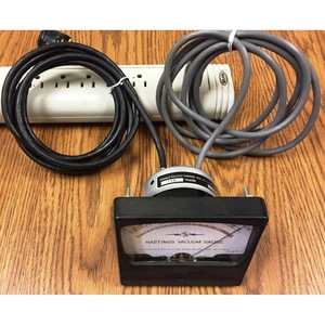 Manómetro de Vacío Analógico Teledyne Hastings VT-5 con Cables, Monitor de Presión Industrial - Product Image 1