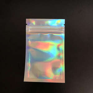 Pochette zippée refermable thermoscellable en PVC holographique givré, mini, petite, en plastique recyclable et réutilisable, personnalisable avec logo, pour bijoux - Product Image 5