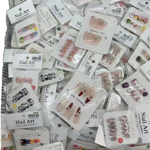 Venta al por Mayor Lote de 10 Piezas <span class=keywords><strong>Uñas</strong></span> Acrílicas Postizas de <span class=keywords><strong>Gel</strong></span> 3D Forma Stiletto Almendra Hechas a Mano con Diseños y Tamaños Mixtos Aleatorios <span class=keywords><strong>para</strong></span> Dedos - Product Image 4